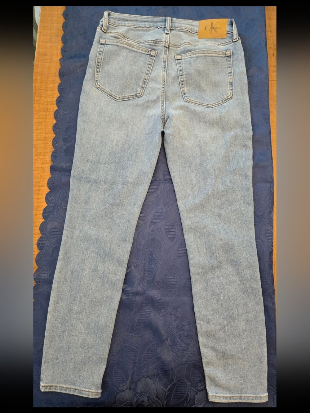 Classic Calvin Klein Mid Rise Skinny Jeans. Light Blue - Picture 2 of 4